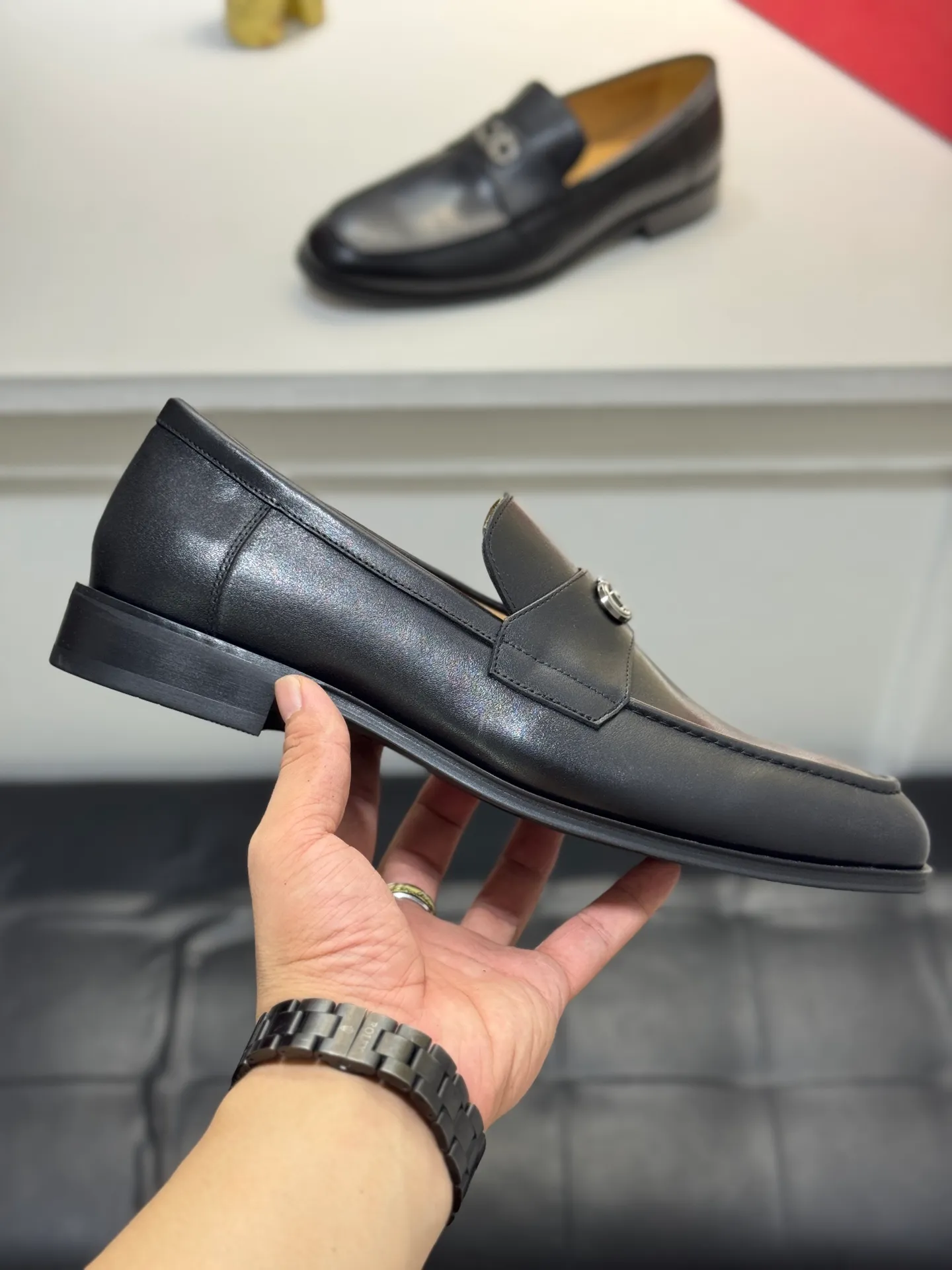 Men's shoes 💰460 Ferragamo [Ferragamo] top imported suit men's shoes 💯Original copy of the official website, product materials: selected imported embossed calfskin + luxury hardware buckle accessories ~ imported water-dyed cow 🐂 leather lining. Strong three-dimensional visual effect, original combination outsole, multiple colors available😘 Size: 39-44 (38.45.46.47 customized YS)